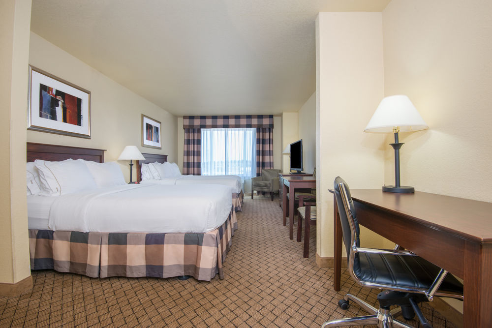 Express & Hobbs, An Ihg 2*